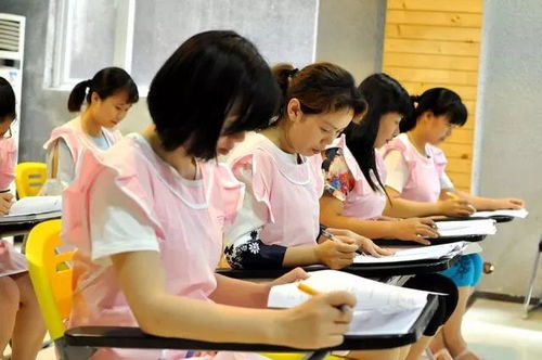 完勝 小白領(lǐng) 的 摸奶 職業(yè) 催乳師